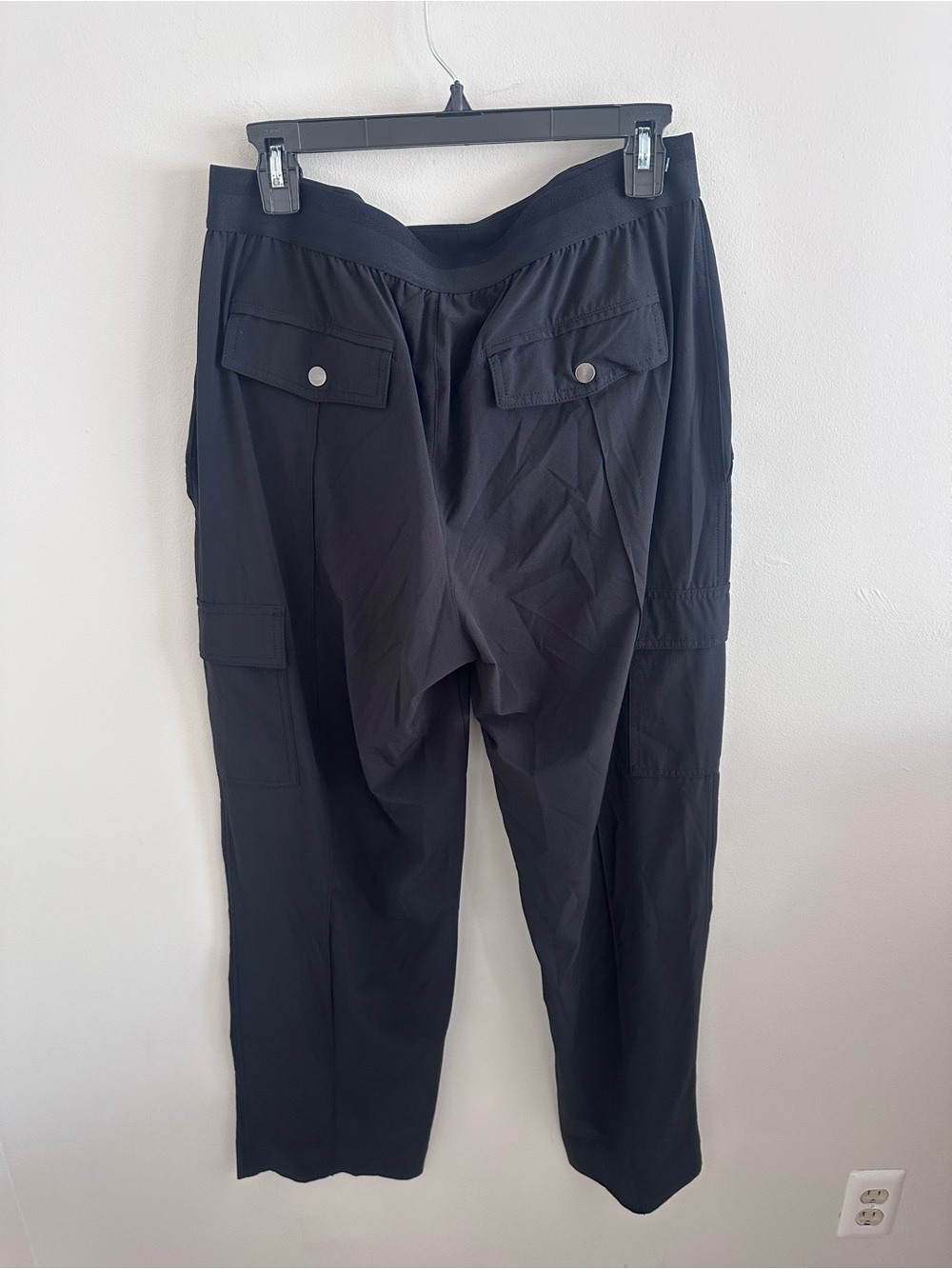 Athleta black Vienna cargo pants size 12 - Picture 6 of 7